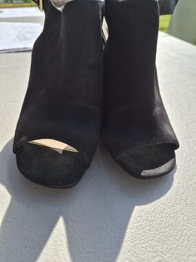Wild Diva Longe Black Open-Toe Women's Booties